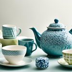 Can glass tea sets be used with hot tea?